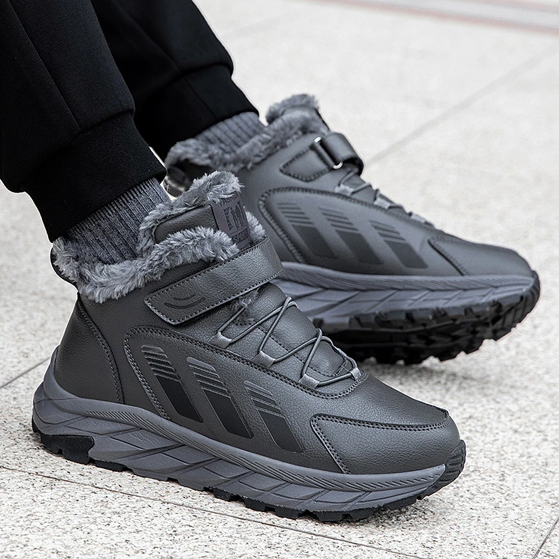 冬季加绒棉鞋老人鞋女保暖防滑健步鞋东北中老年高帮爸爸雪地靴男
