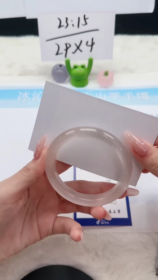 【闪购商品】石英质玉手镯未镶嵌v16-58