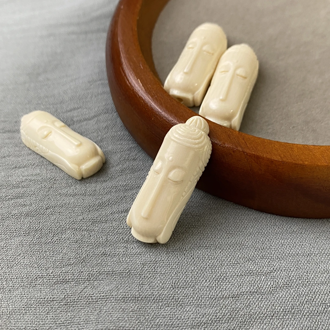 CWX8870天然猛犸牙无相佛配饰10x28x7支持鉴定 假一赔四