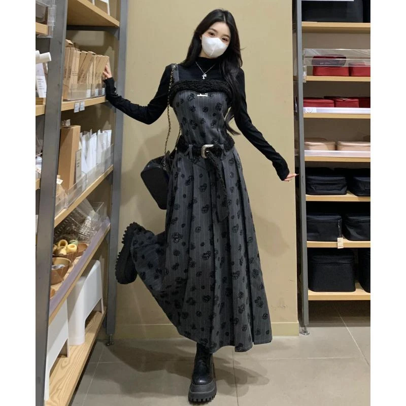 大码胖mm又a又飒套装甜酷风百褶吊带连衣裙女秋冬内搭黑色打底衫