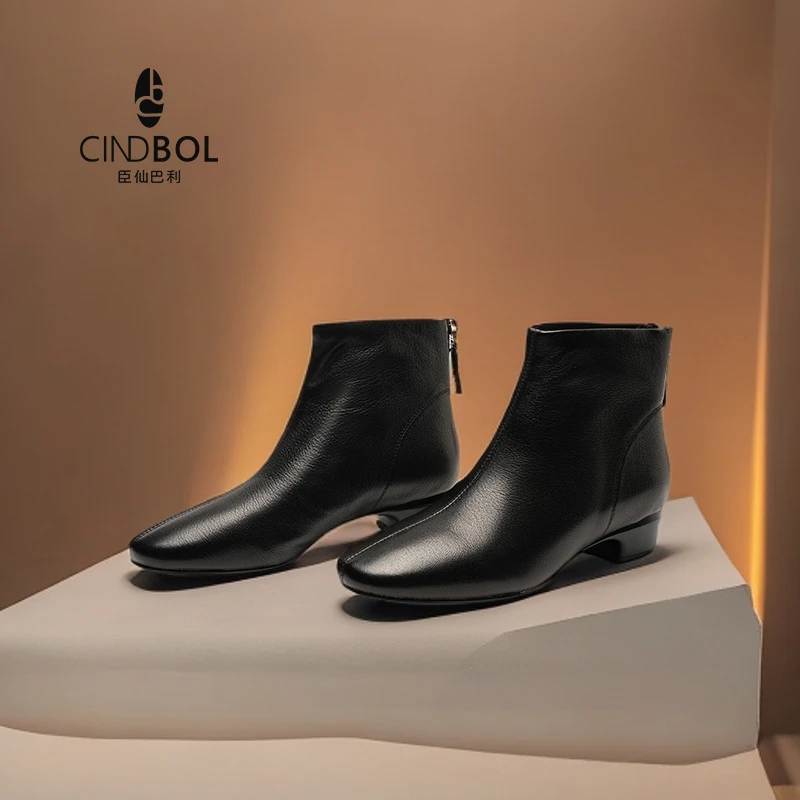 CINDBOL/臣仙巴利董洁同款秋冬款舒适羊皮方头黑色时装短靴女2002