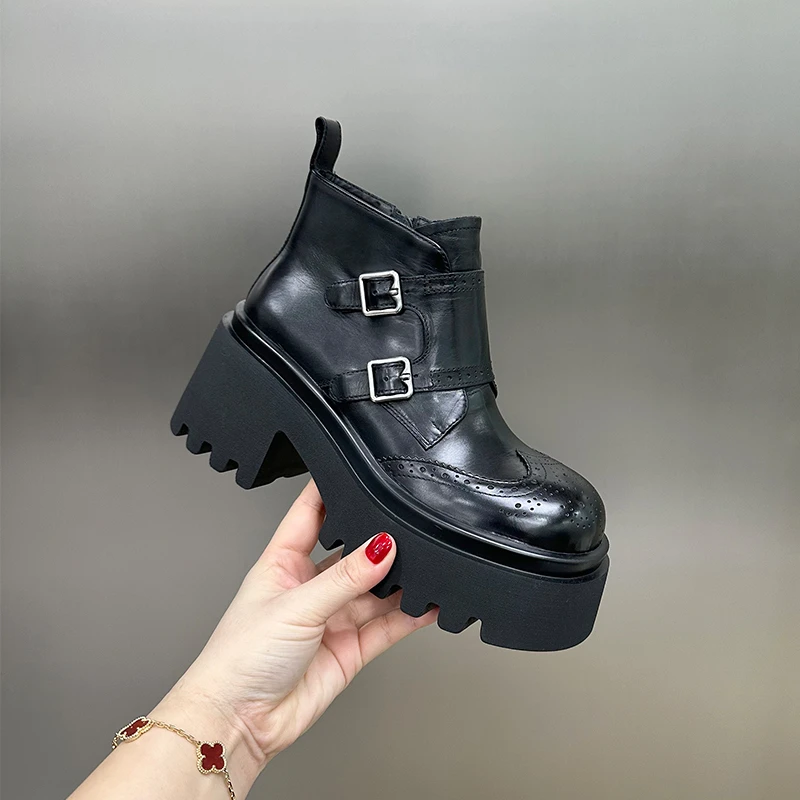 左右华菲8cm欧洲站增高洋气厚底短靴2025早春新款时尚百搭切尔西