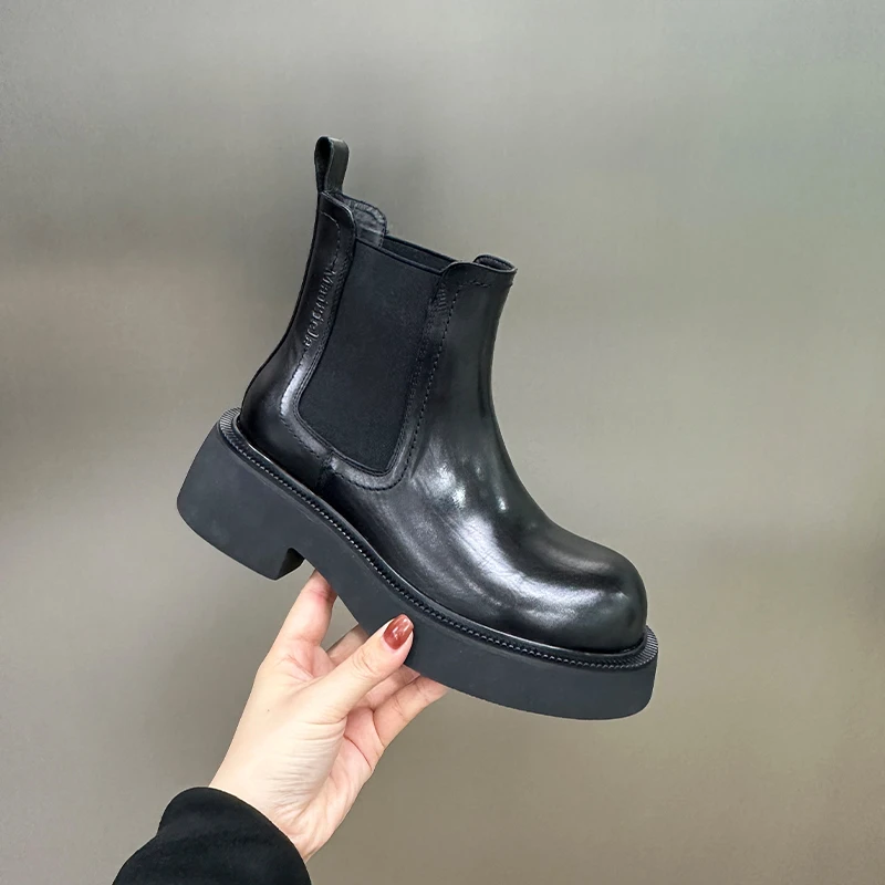 左右华菲5.5cm潮流时尚真皮洋气厚底短靴女2024秋冬新款切尔西靴