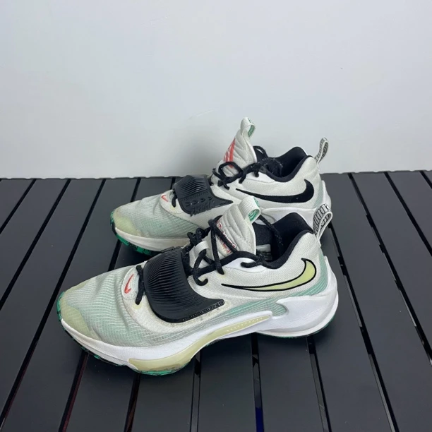 （43）Nike Freak 3 Zoom/减震防滑耐磨/实战/男款/黑白绿/95新