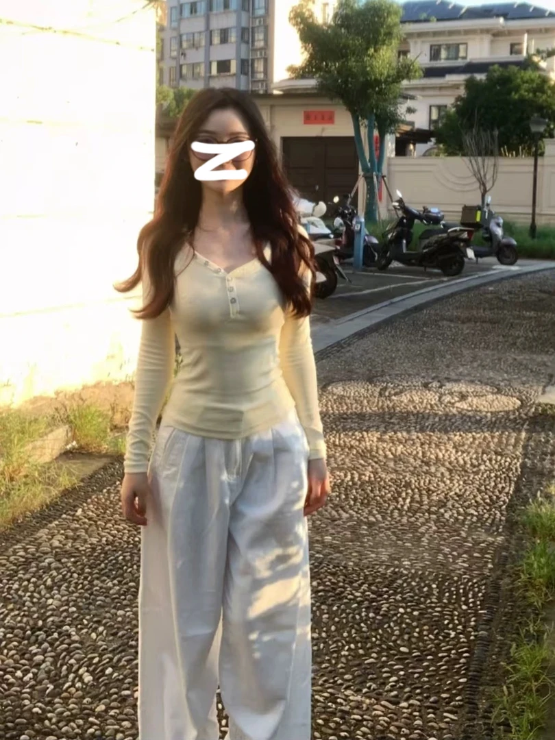 美式甜辣V领奶黄色正肩长袖t恤女秋冬内搭修身打底衫小个子上衣