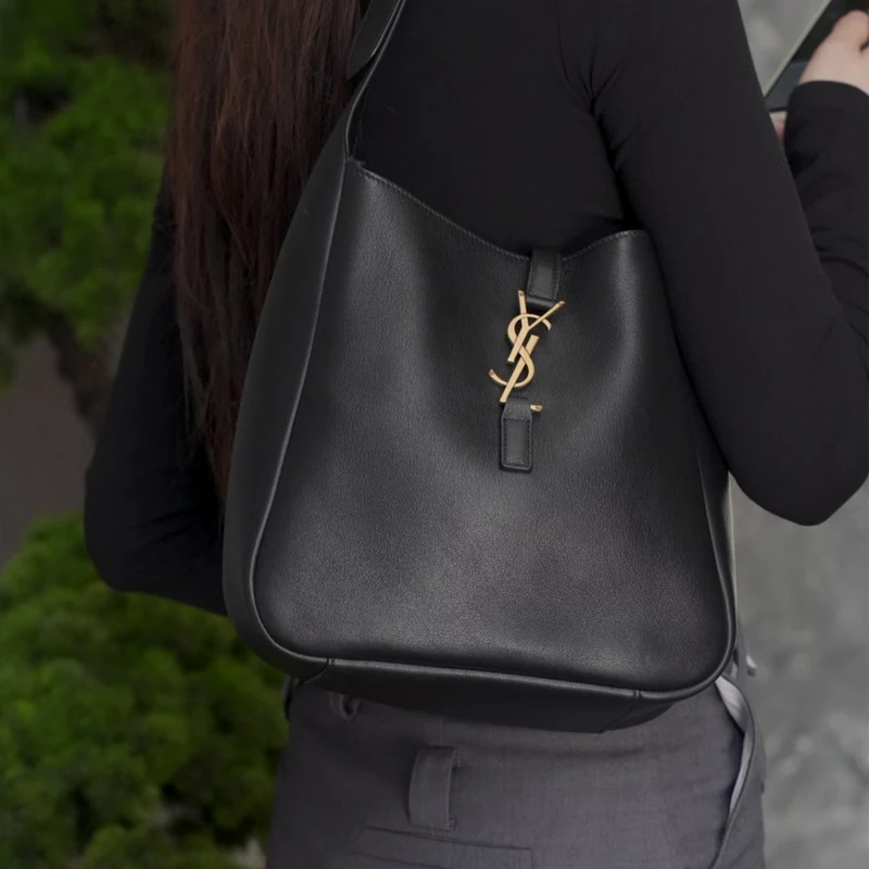 全新未使用 YSL/圣罗兰 YSL Le5a7 HOBO 小号 黑金牛皮腋下包
