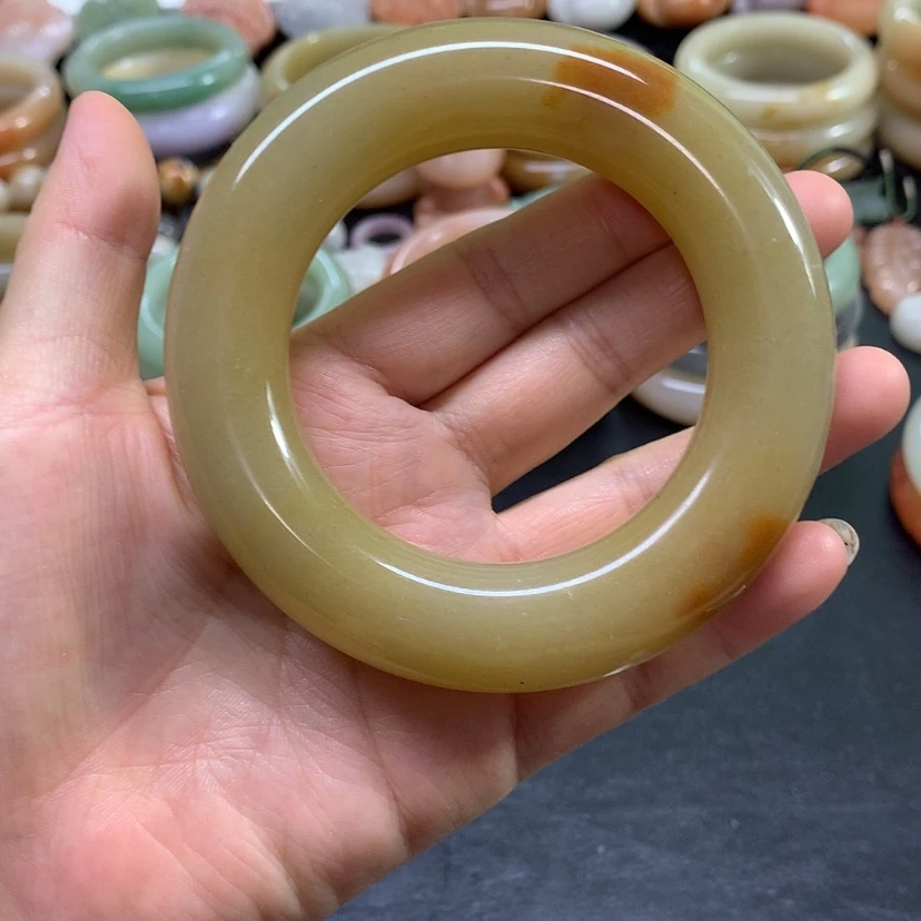 【闪购商品】石英质玉手镯未镶嵌