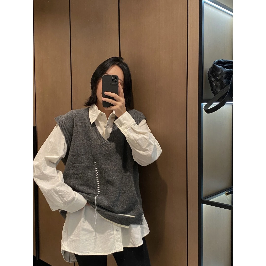 【 Y F 】推荐 2023早春款 V领明线装饰毛线背心