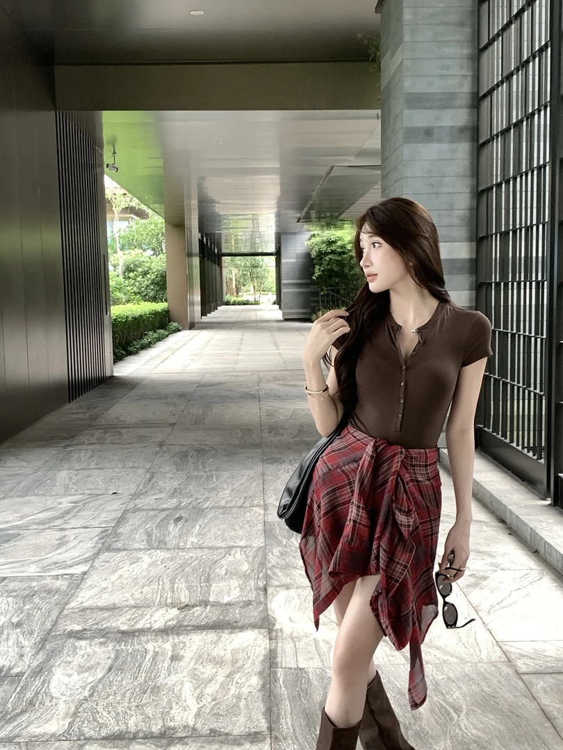 【月照香浓】时尚休闲风圆领百搭T恤气质修身短袖夏季显瘦上衣81214