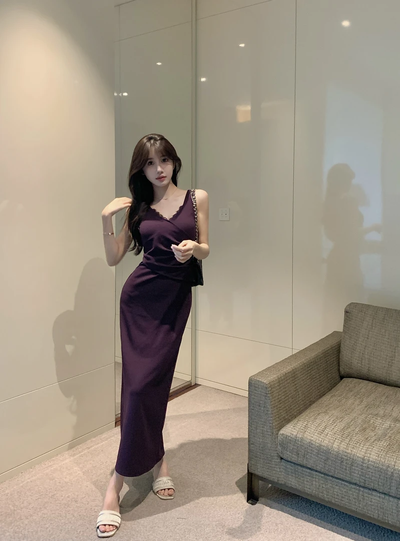 【绵念如初】设计感蕾丝拼接吊带连衣裙气质性感修身显瘦长裙81172