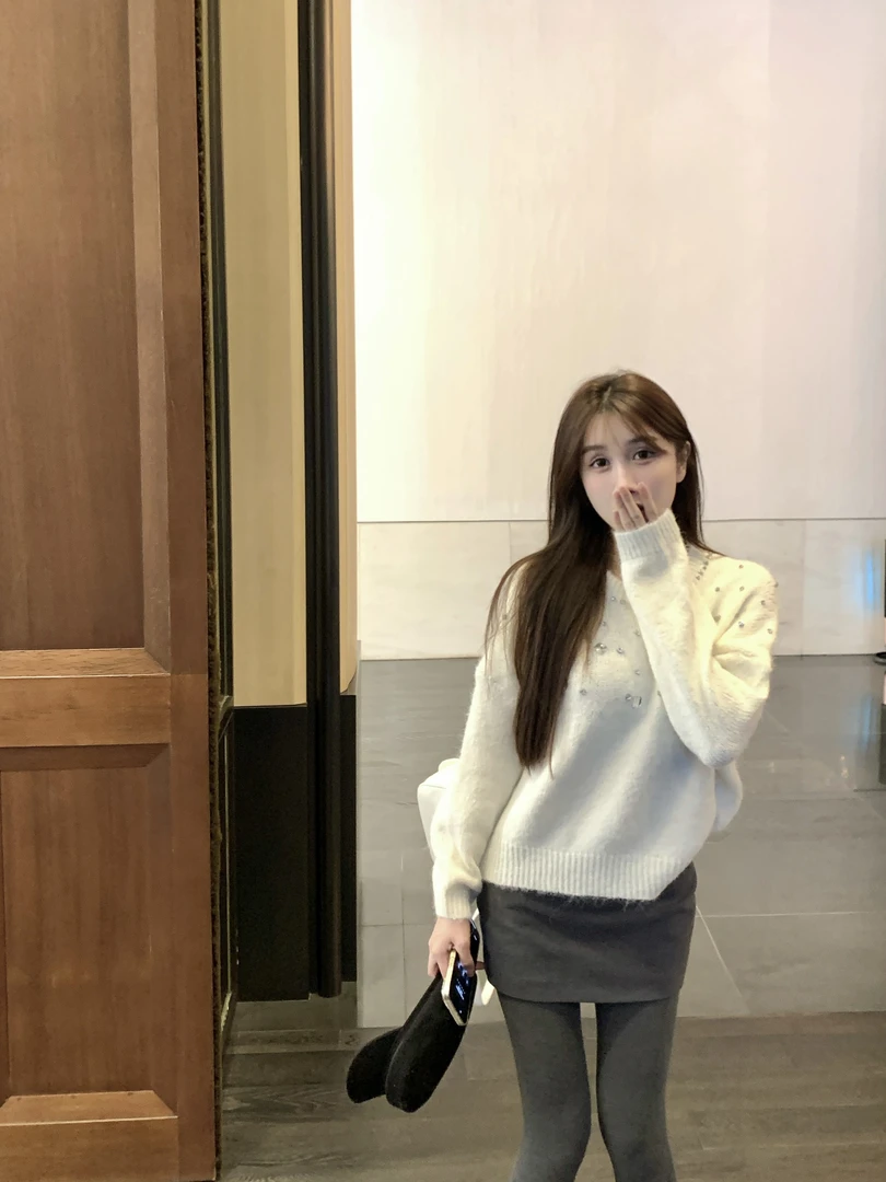 【遇见图书馆】时尚设计感钉珠毛针织衫百搭圆领毛衣长袖上衣81622