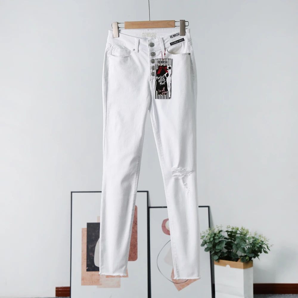 A077修身五粒扣纯色破洞休闲牛仔裤