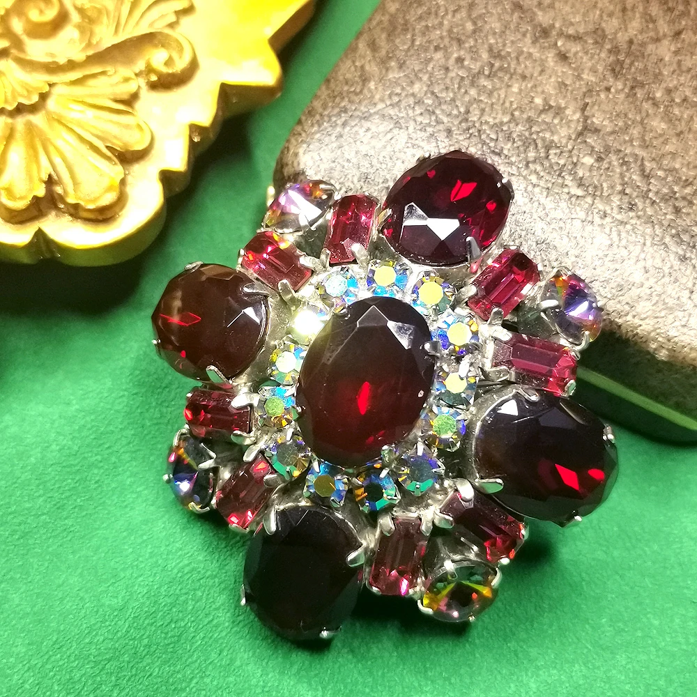 大神高定红琉璃团花胸针[611111-020]