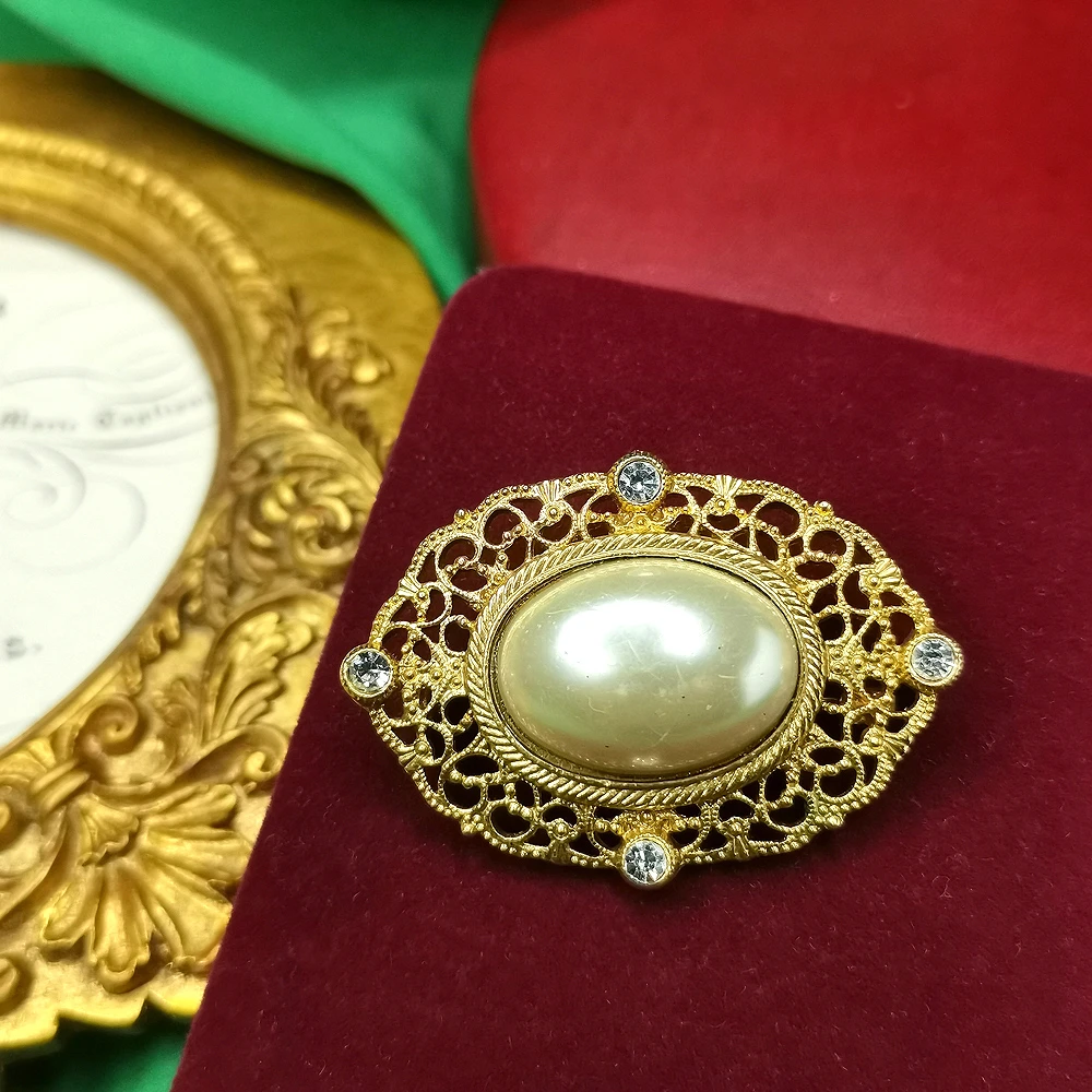 1928古典镂空珠珠有划痕胸针[2411011-006]