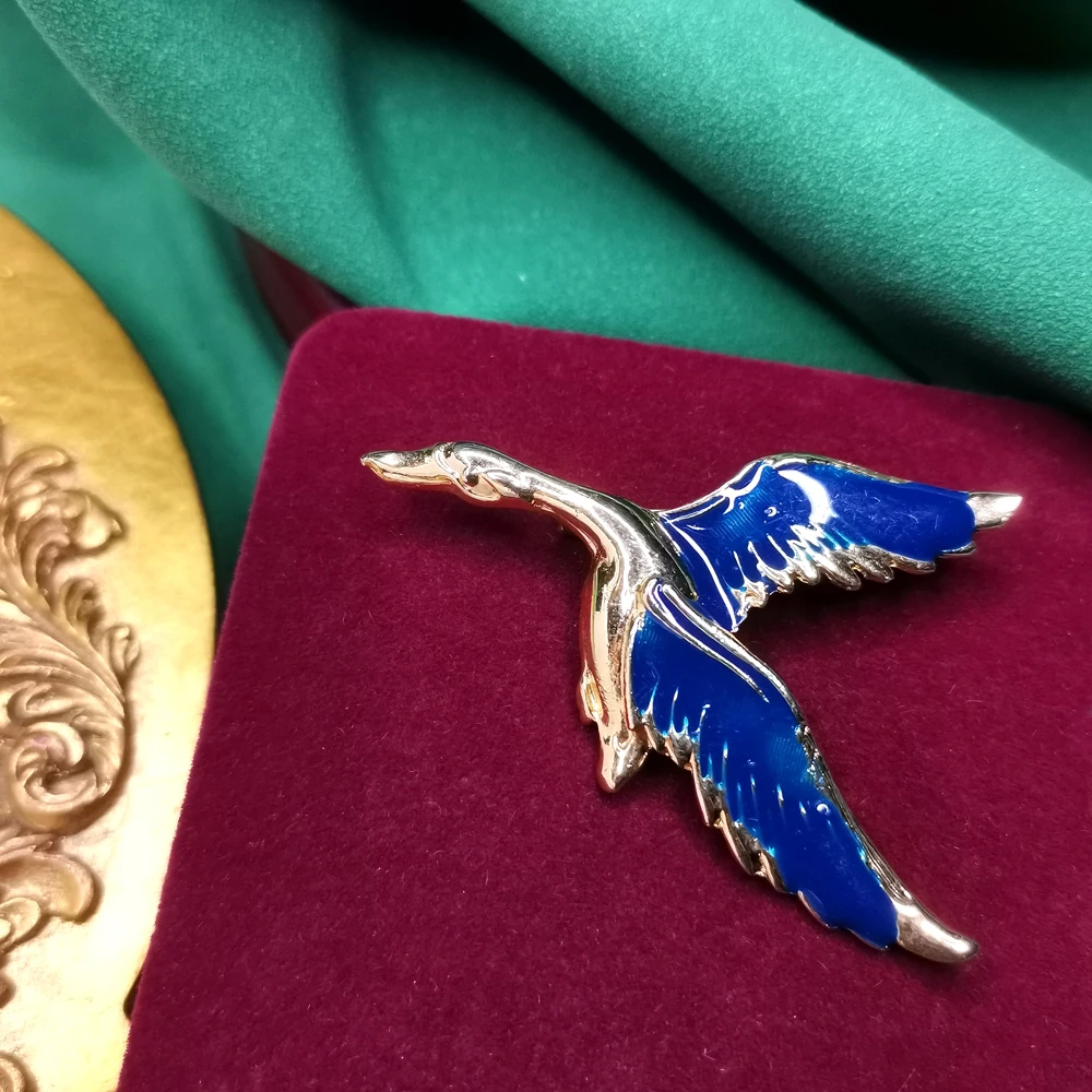 归燕胸针[2411281-192]