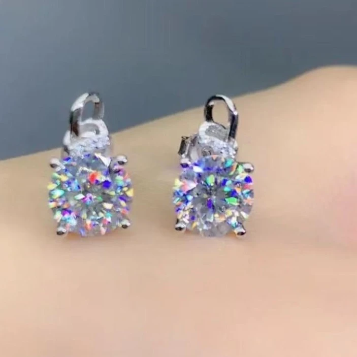 925银莫桑石耳饰 【宝佳四爪时尚耳饰】0.5克拉-1克拉 /合成碳硅石