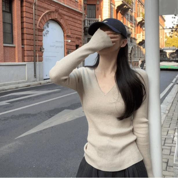 【现货】小众法式氛围感2024年秋冬新款上衣V领时尚高级感显瘦