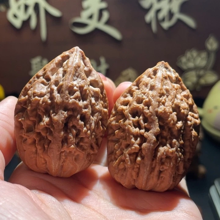 文玩核桃吊坠豆粒蚂蚁塔