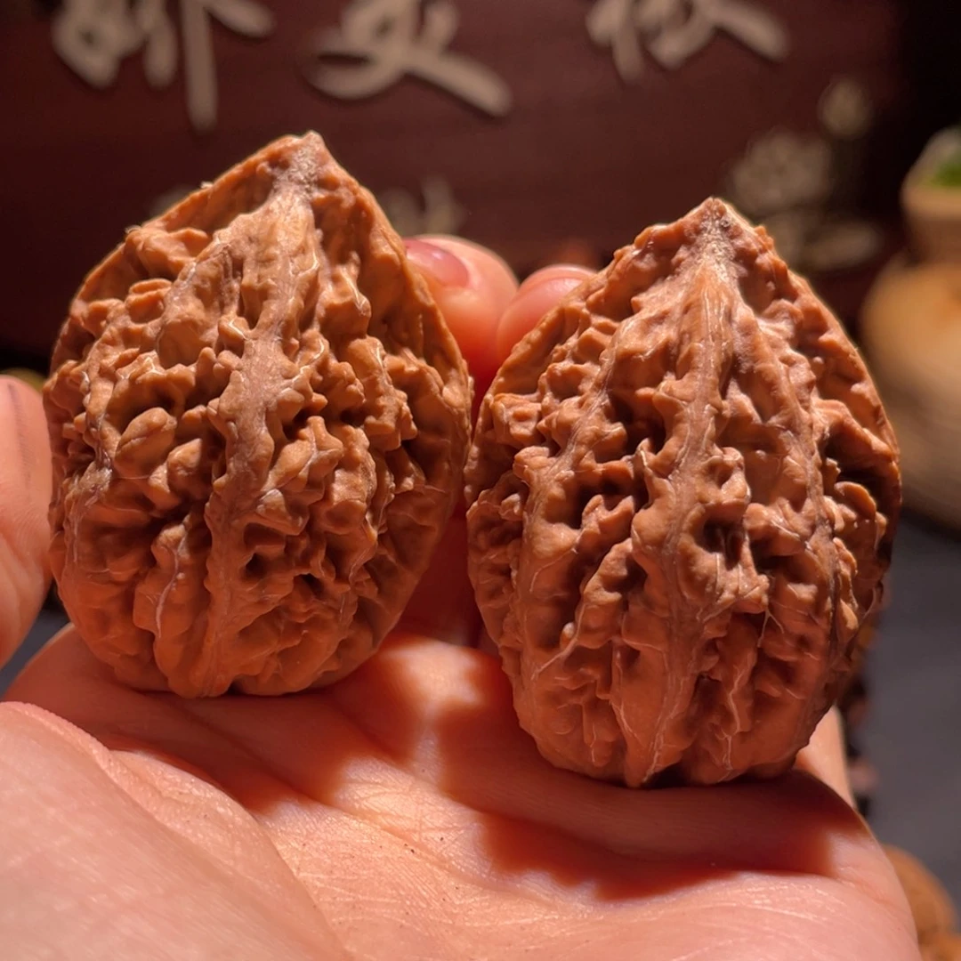 文玩核桃吊坠豆粒珊瑚