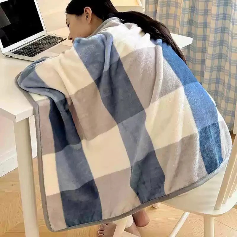毛毯办公室午睡加厚单人沙发披肩午休小毯子薄儿童学生珊瑚绒盖毯