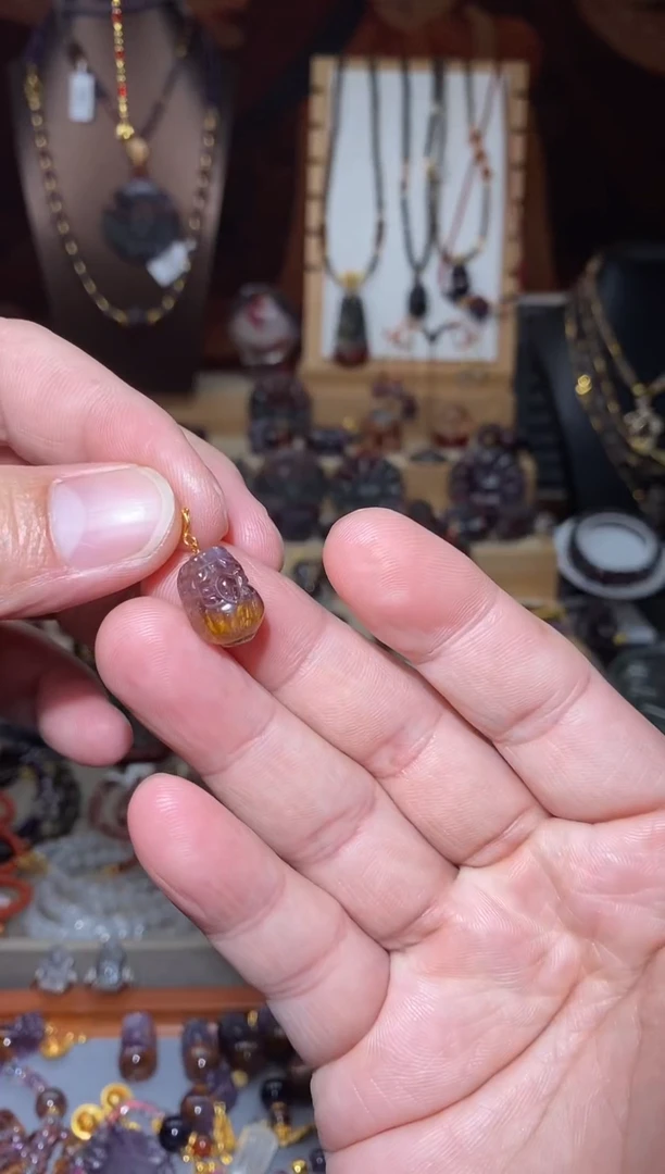 【闪购商品】水晶吊坠18K金镶嵌极光紫钛多样性发其一