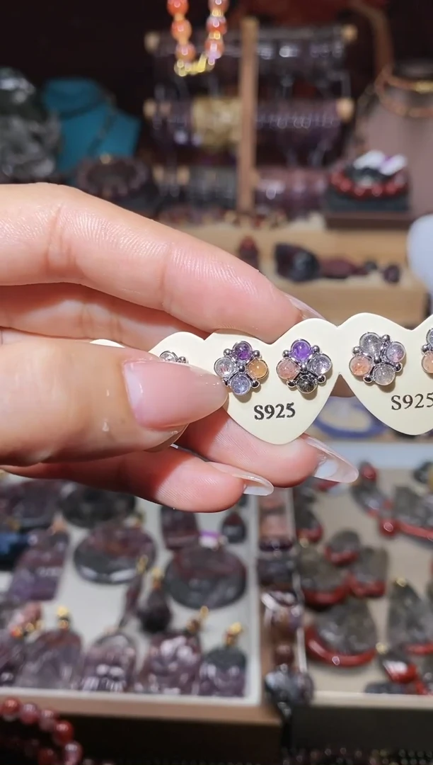 【闪购商品】水晶四叶耳饰未镶嵌超七