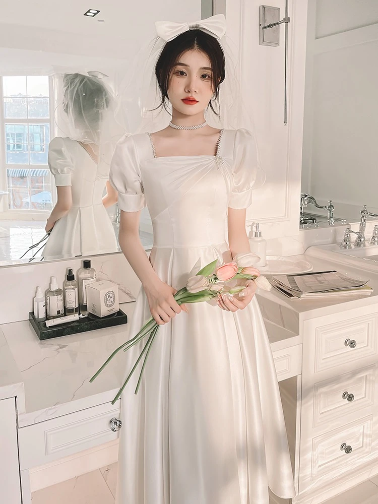 领证登记小礼服订婚白色法式缎面连衣裙平时可穿成人礼高级感简约