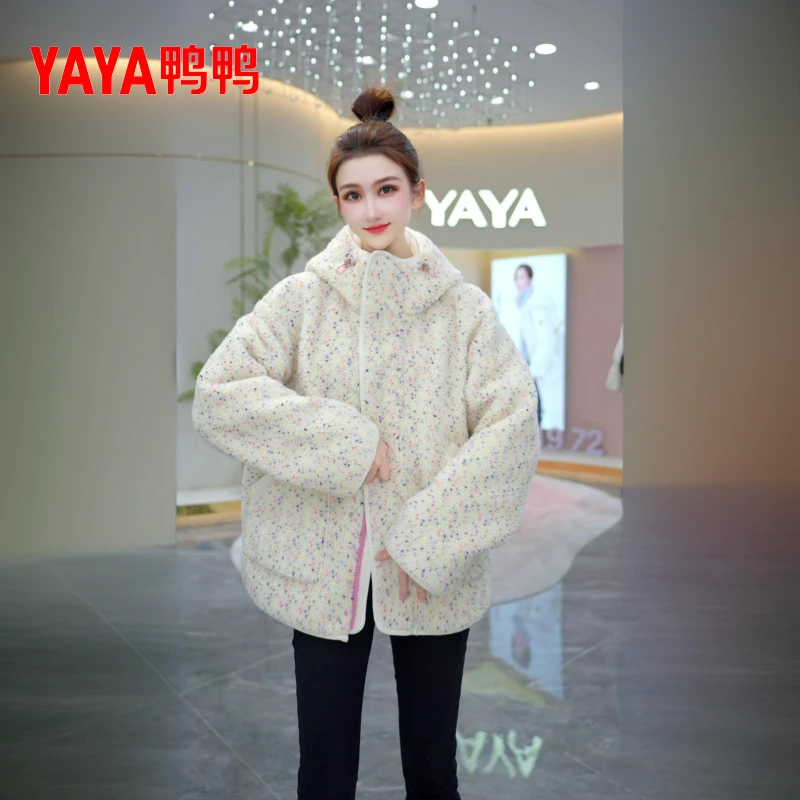 YAYA/鸭鸭2024冬季新款羊羔毛羽绒服宽松保暖女款鸭绒休闲羽绒服