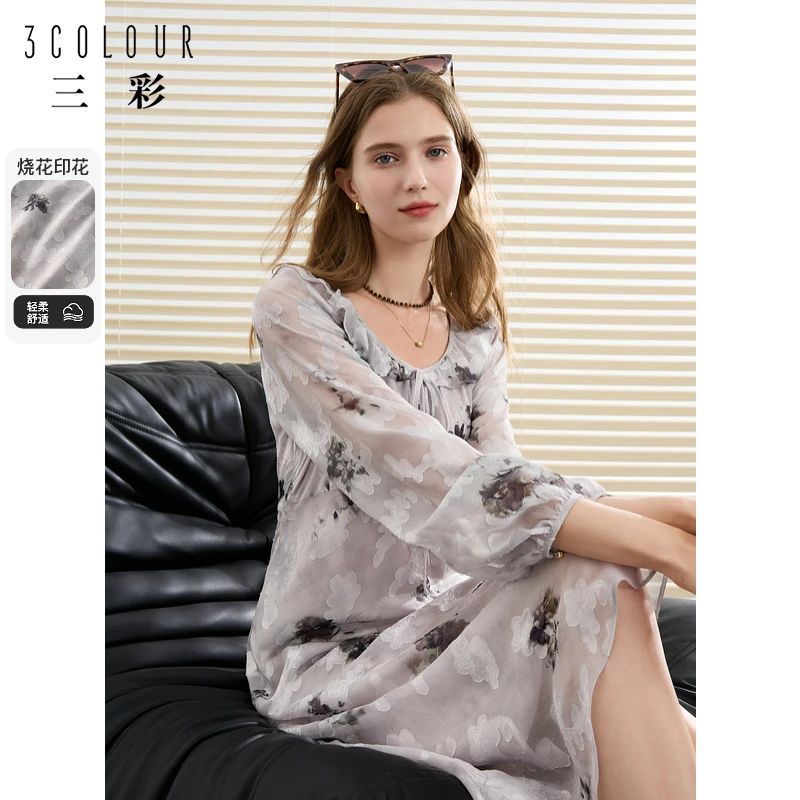 三彩2024秋季新款雪纺烧花印花连衣裙荷叶领系带斜裁长裙浪漫女