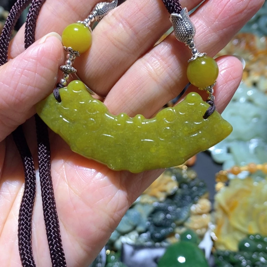 岫玉吊坠(赠链)未镶嵌