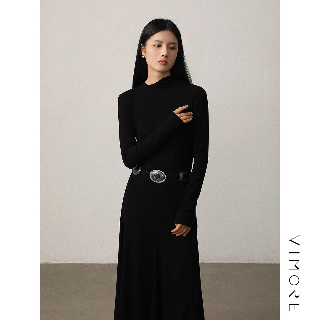 VIMORE未沫不规则斜半高领针织连衣裙赫本风早春中长款长袖A字裙