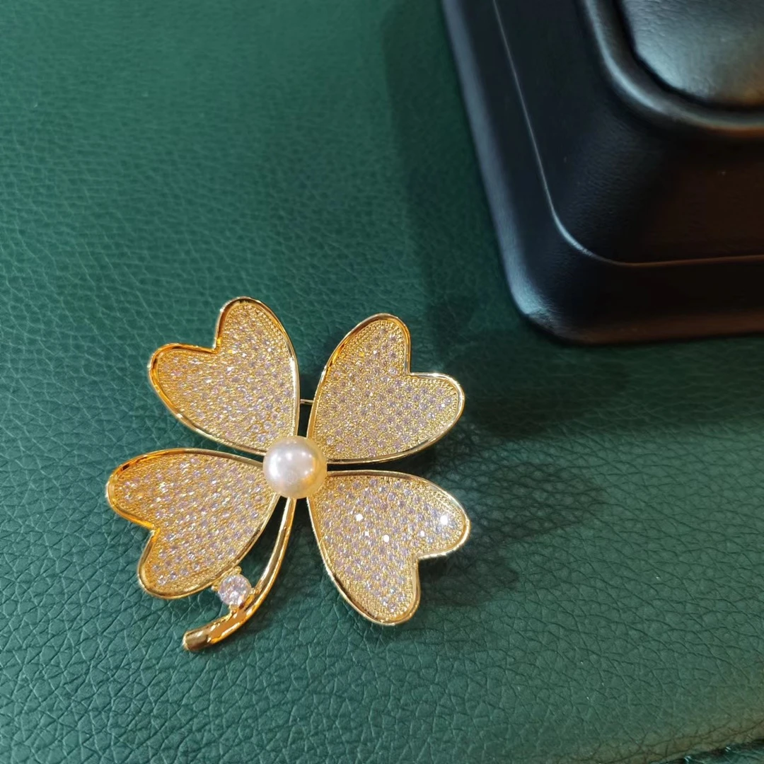 铜合金合成锆石胸针 0556金色珠珠四叶草百搭-胸针