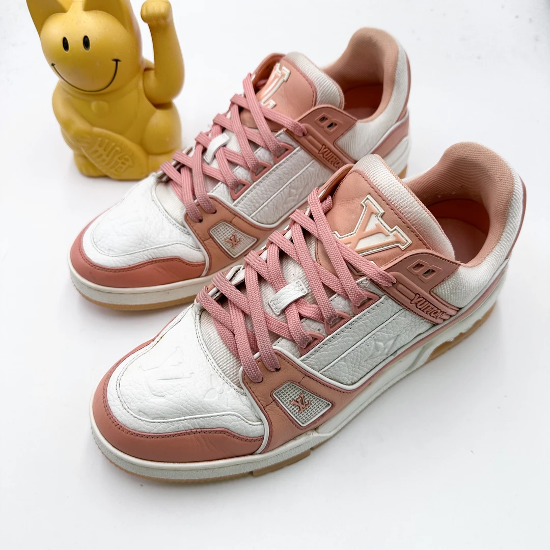 Lv/40.5码/蜜桃粉浮雕Trainer板鞋/95新