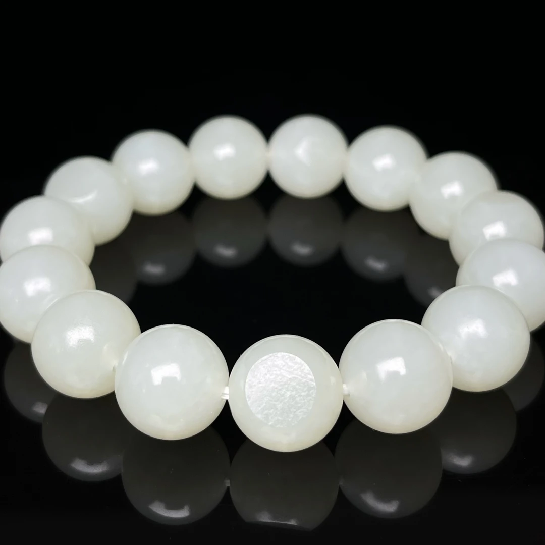 【卡14mm圆珠手串】新疆和田玉（子料） 同料15颗 其5颗留原毛孔 0568