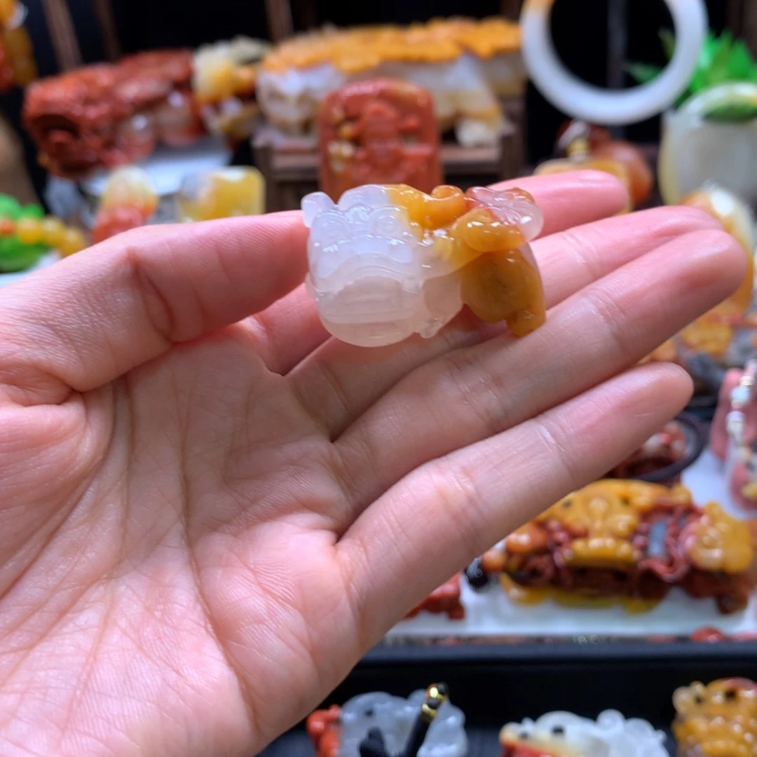 【闪购商品】石英质玉（黄龙玉）挂件未镶嵌夏**话
