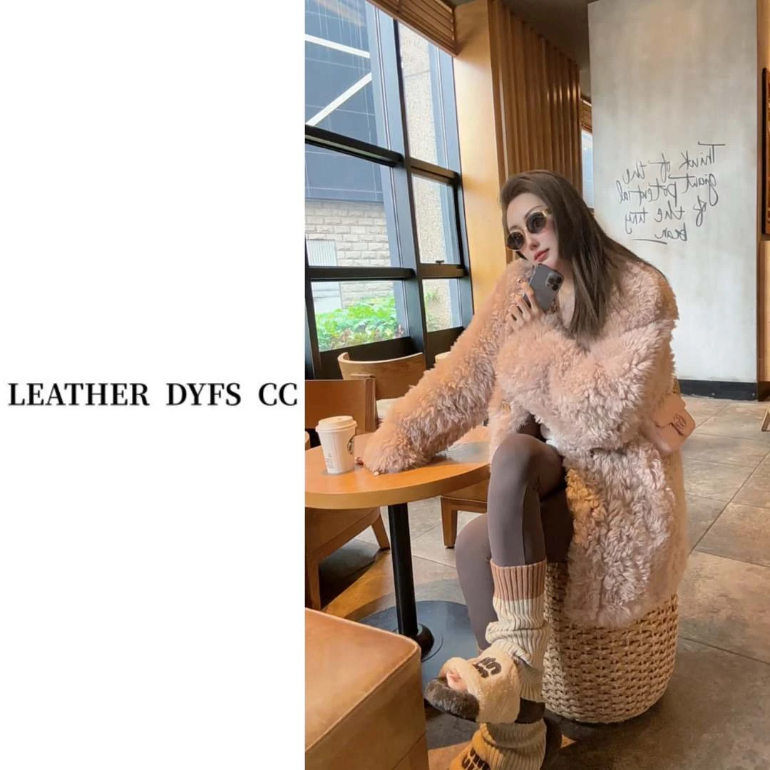 Leather Dyfs cc”娇滴滴/嗲嗲粉“40477原单托卡半卷皮毛一体外套