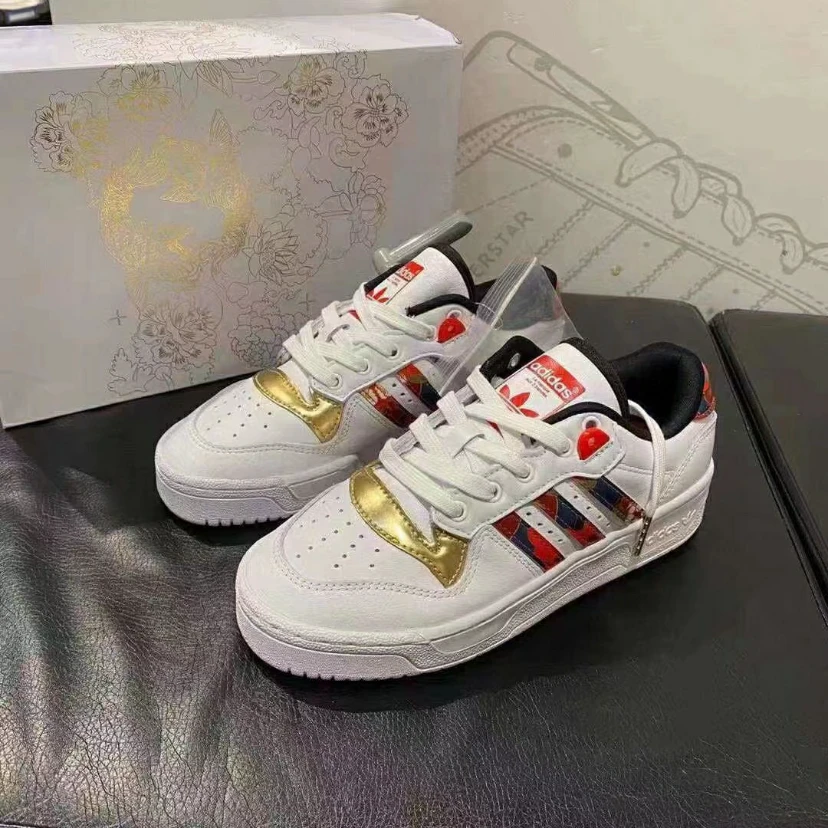 Adidas阿迪达斯三叶草男女RIVALRYLOW鼠年限定低帮休闲板鞋FW5273