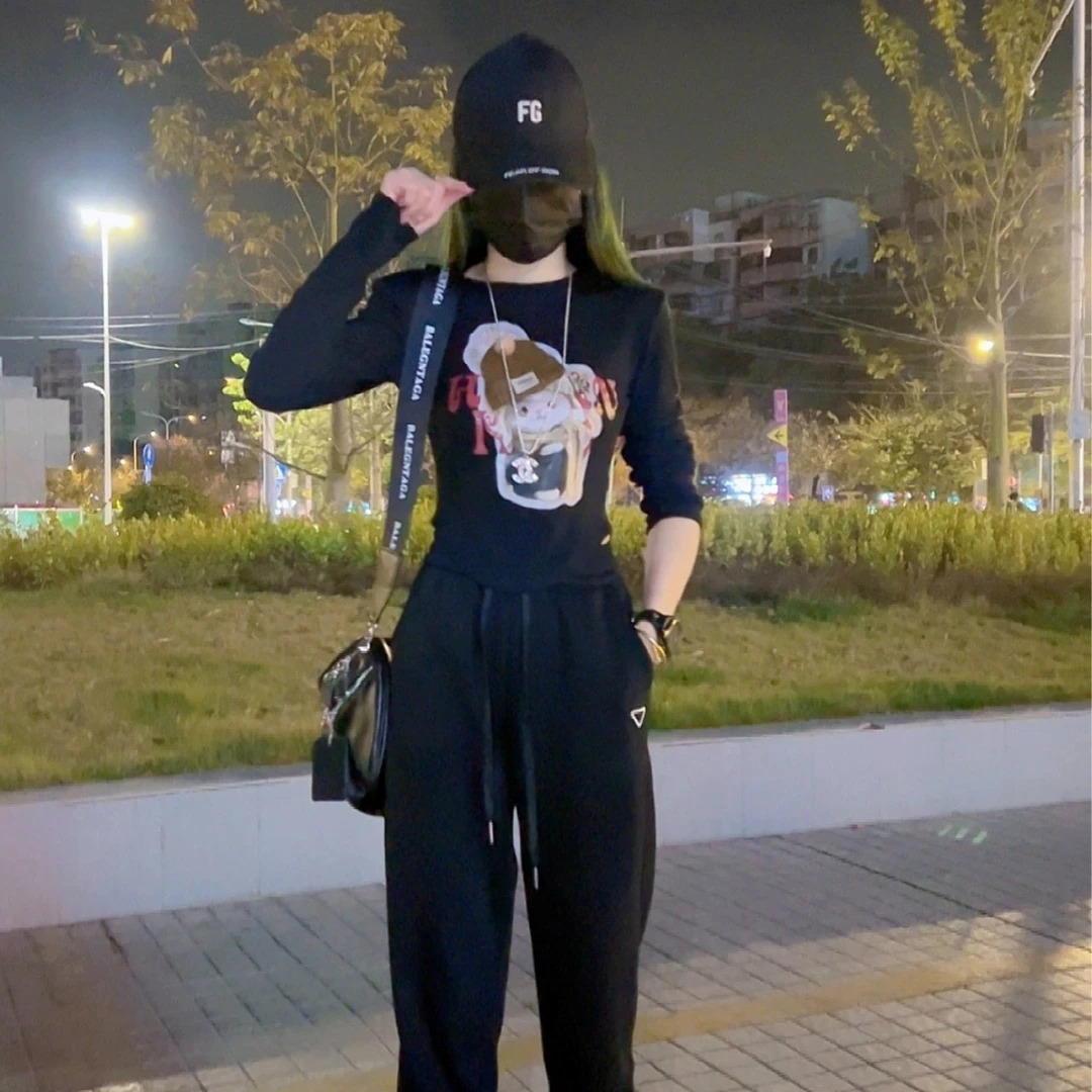 湘湘家 减龄卡通印花圆领修身百搭内搭显瘦磨毛打底T恤8873