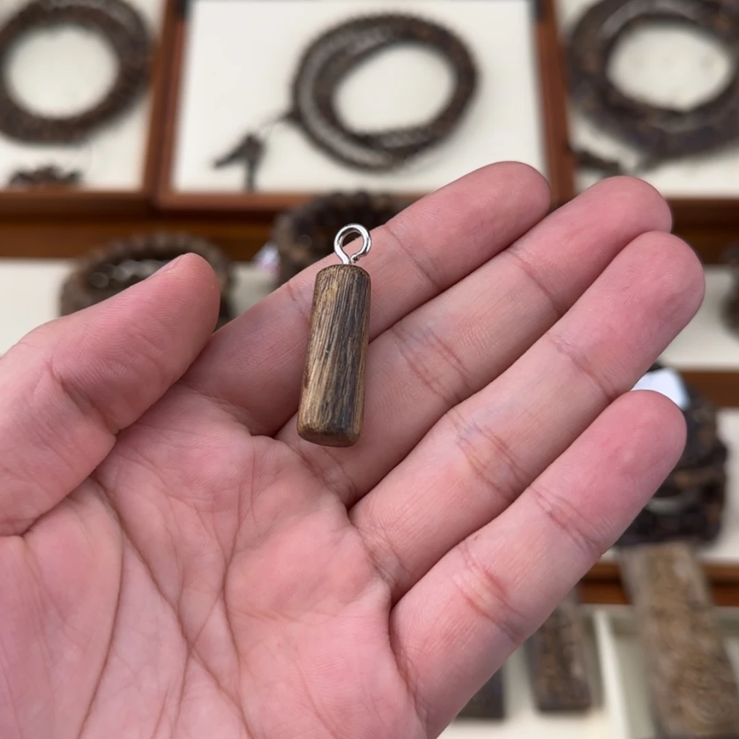【闪购商品】沉香吊坠素牌