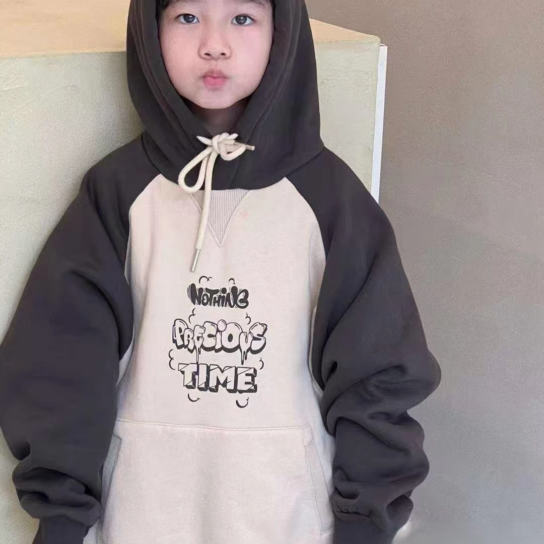 8332韩版2024冬季儿童时尚潮流百搭休闲插肩袖一体绒连帽卫衣