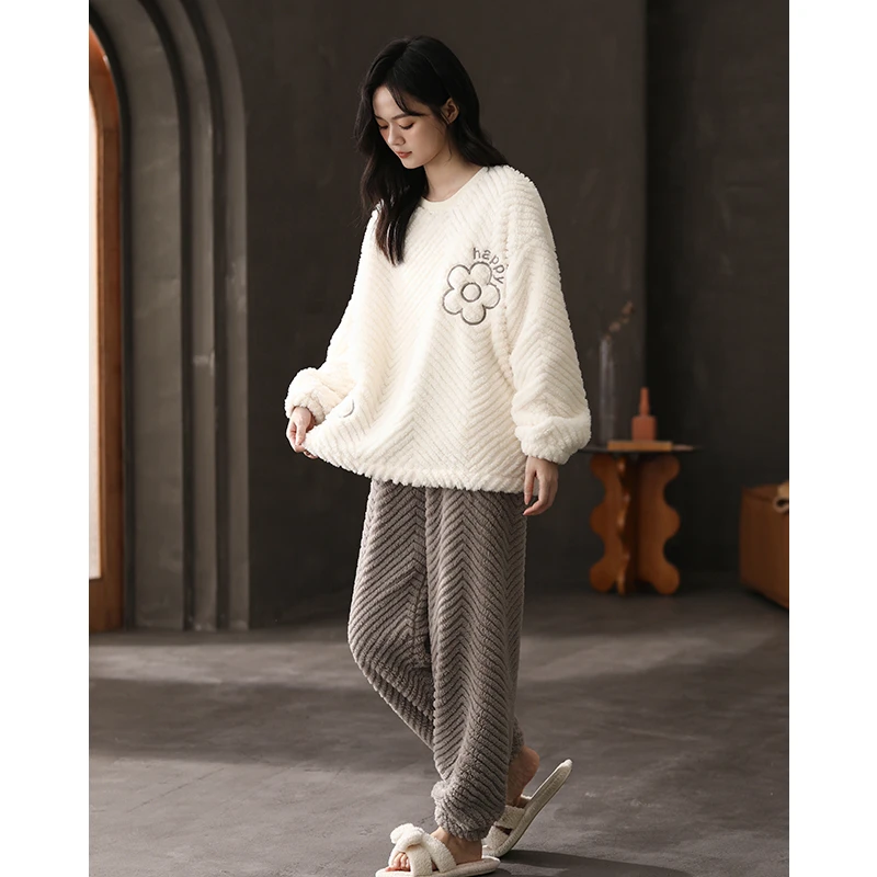 【保暖】2023年新款珊瑚绒睡衣女冬季加绒加厚长袖套头毛绒家居服