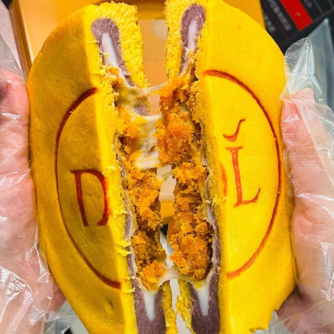 许昌网红超市代购自营德丽可思大月饼芋泥麻薯红豆蛋黄