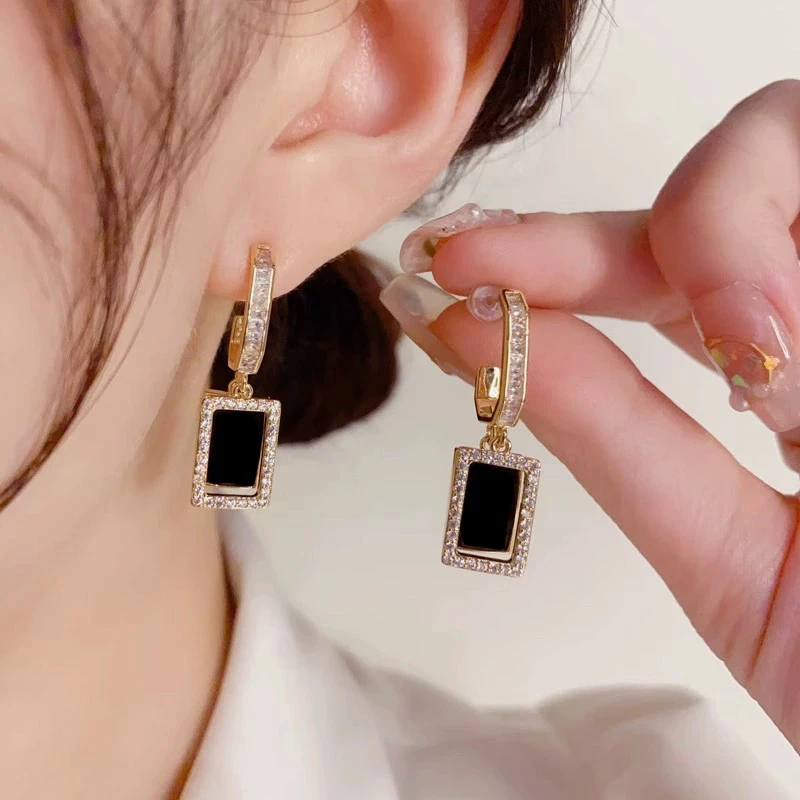 铜合金合成锆石耳饰 高级感轻奢耳钉