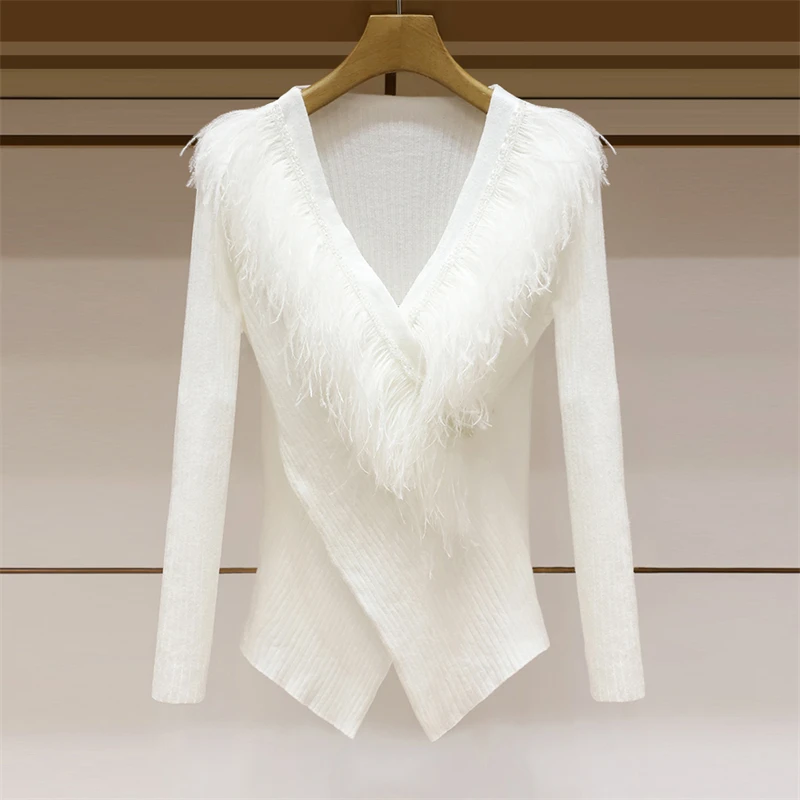 2025年春季新款气质轻奢名媛V领镶钻羽毛不规则针织衫女修身百搭