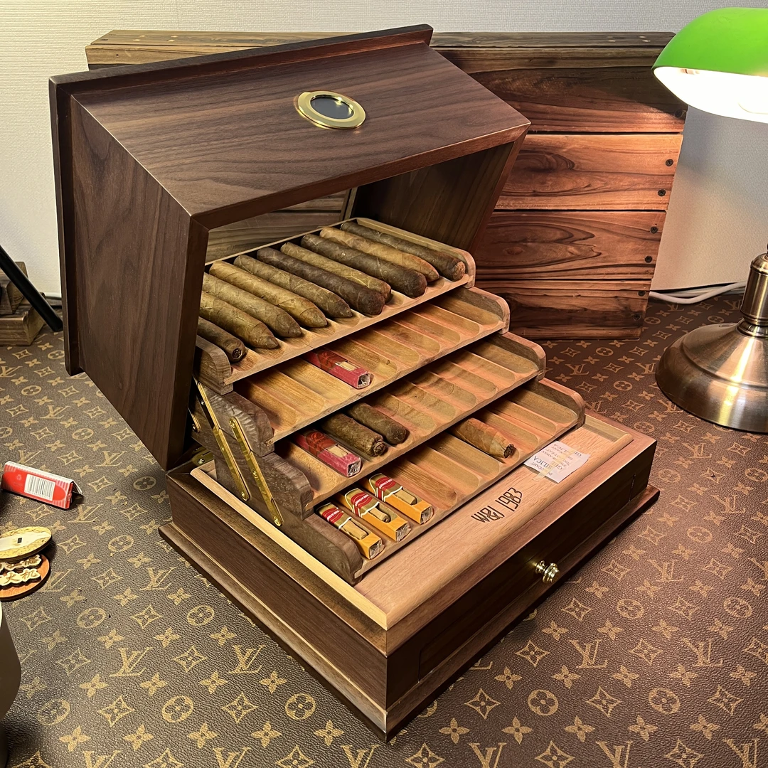 40支装雪茄盒保湿盒雪松木醇化加湿器收纳保护柜大容量密封胡桃木