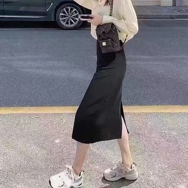 丹丹精选--8012-1新款薄款后拉链下摆后开叉百搭包臀半身裙