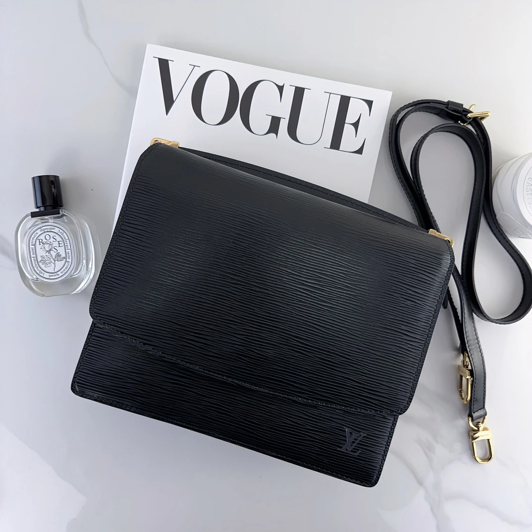 95新 LouisVuitton/路易威登 女士时尚经典休闲纯色单肩二奢包包