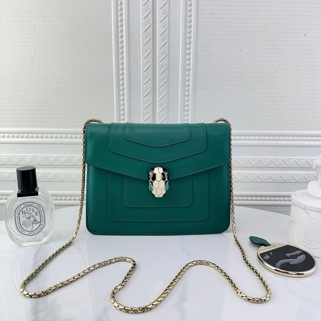 99新 BVLGARI/宝格丽 小号祖母绿珐琅蛇头小牛皮链条包二奢包包
