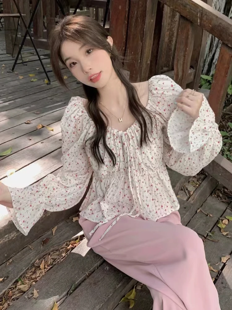 法式复古v领长袖碎花衬衫女夏甜美减龄设计感v领绑带泡泡袖上衣