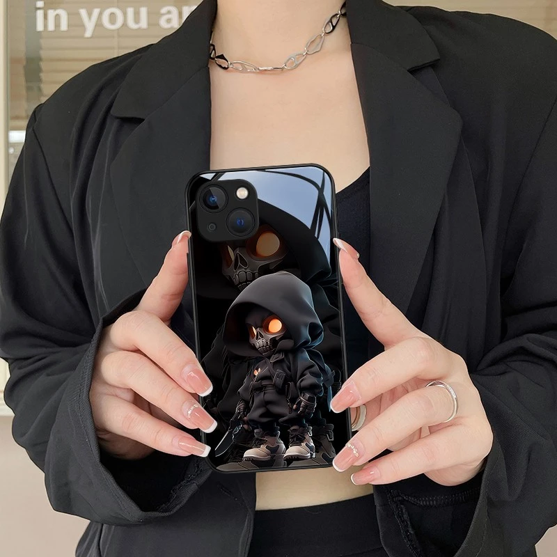 冷酷卡通手机壳适用苹果15promax创意iPhone14高级12/11玻璃硬壳